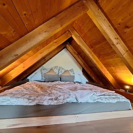 Appartement Casa Mengi - Idylle Am Fusse Der Neubuerg